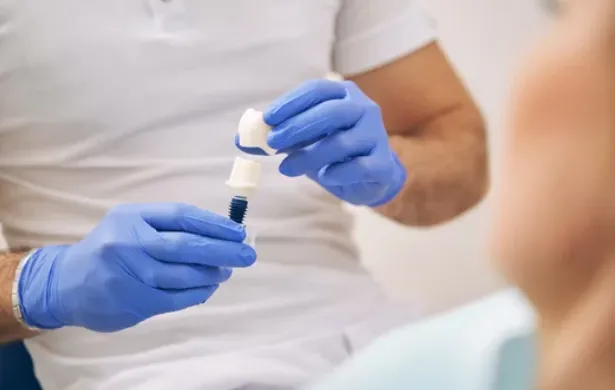 implant üstü zirkonyum kron