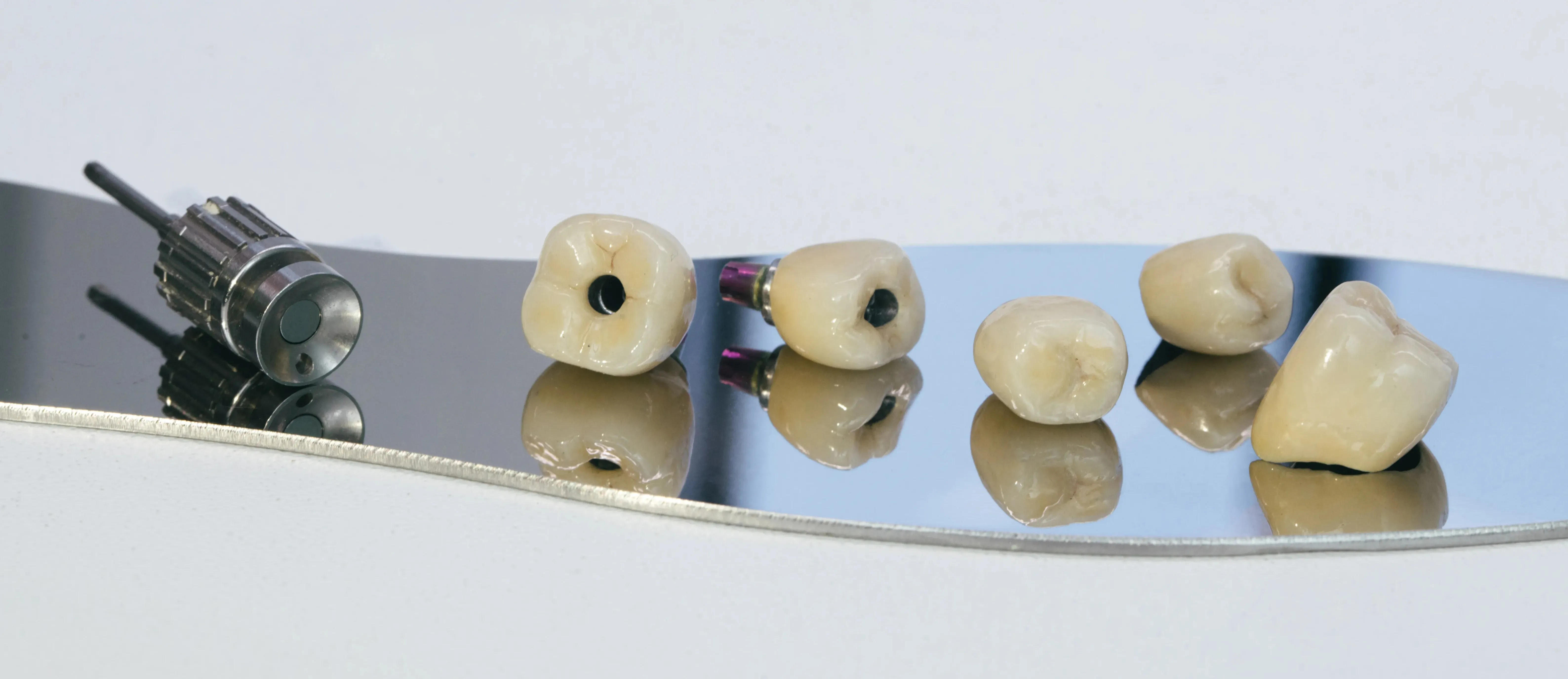 vidalı implant